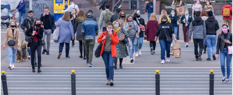 Mandat na 500 zł dostała wprost na ulicy. Policję wezwali przechodnie