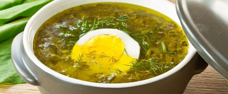 Smakowita zupa szczawiowa według Karola Okrasy. 1 składnik może zaskoczyć