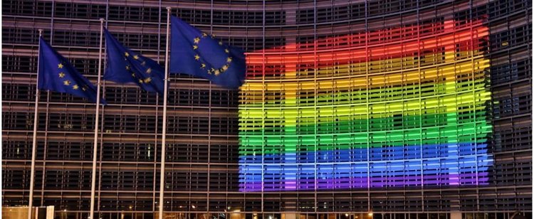 Szefowa Komisji Europejskiej krytykuje kontrowersyjny pomysł. "W UE nie ma miejsca na strefy wolne od LGBT"