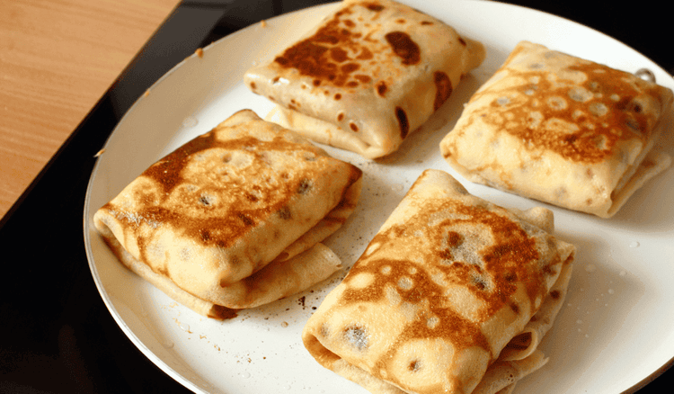 Niezwykłe nadziewane naleśniki smakują niczym pierogi ruskie. Wszystko za sprawą cudownego farszu