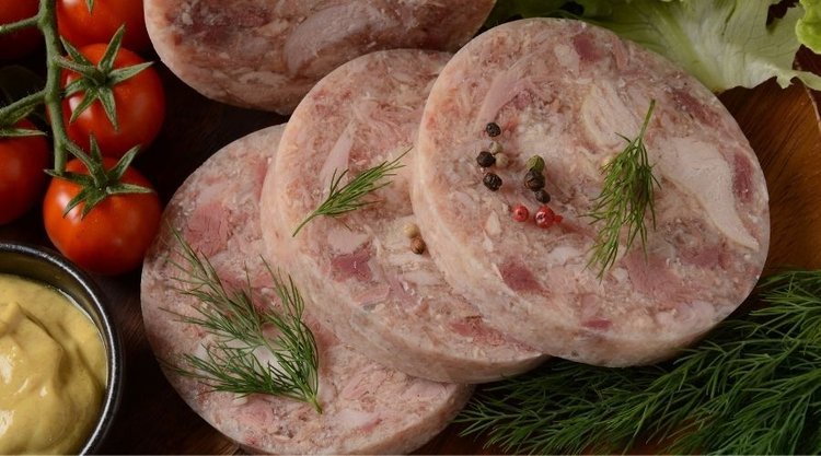 Niezawodny przepis na domowy salceson z golonki 