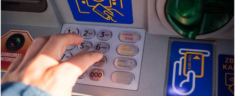 Utrudnienia w aż 8 bankach. Lepiej przygotuj sobie gotówkę