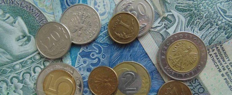Podniesienie pensji minimalnej do 2800 złotych brutto to dobry pomysł? Ile powinno wynosić najniższe wynagrodzenie?