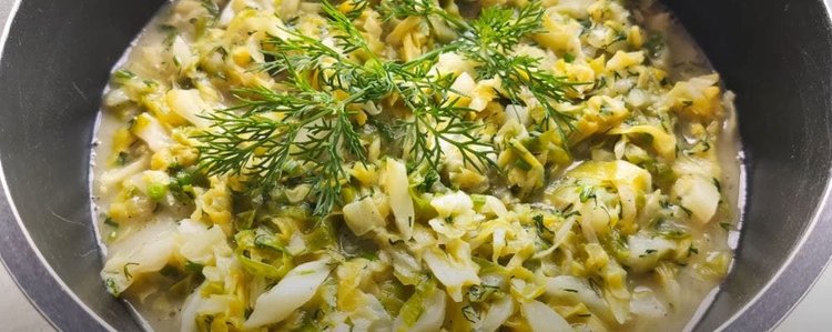 Wyjątkowy przepis na aromatyczny bigos z młodej kapusty