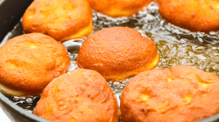 Jak długo smażyć pączki? 