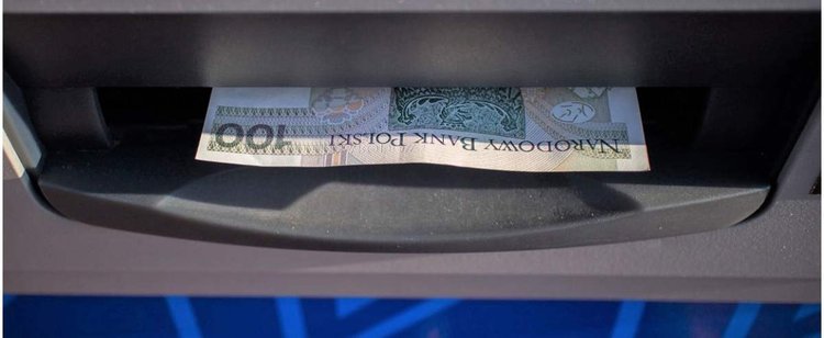 Lepiej wypłać pieniądze wcześniej. W weekend będzie o to ciężko