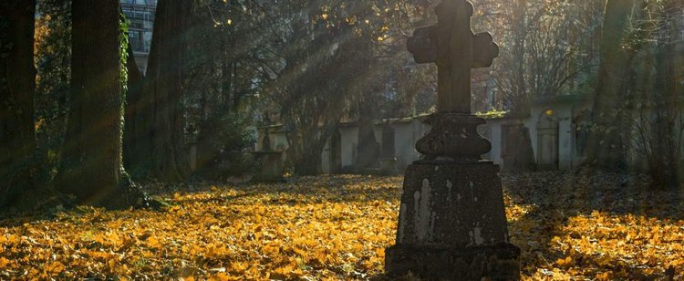 Zapadła decyzja w sprawie zamknięcia cmentarzy 1 listopada. Episkopat negocjował z rządem