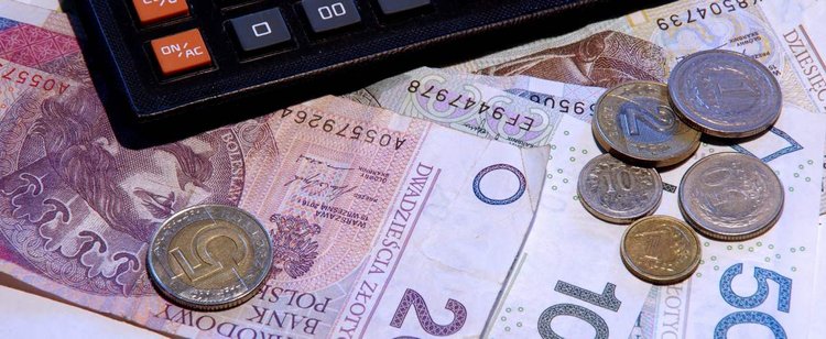 Nie ma pieniędzy na 500 plus i dodatki do emerytur. Gospodarce grozi zapaść