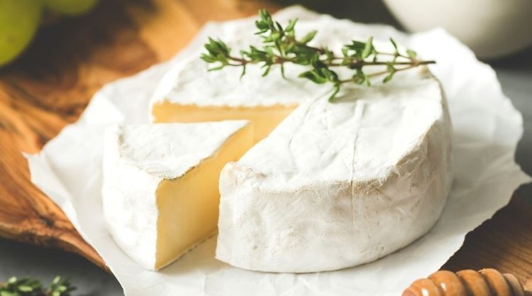 28 kwietnia - Dzień Sera Camembert. Uwielbiany ser przygotujesz samodzielnie