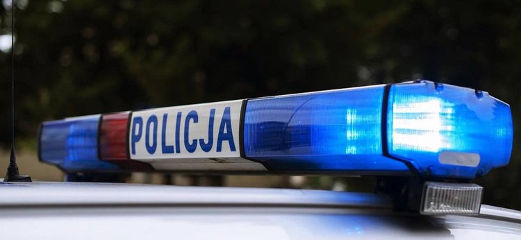 25-latek chciał kupić samochód. Zlecił przelew na 770 tys. złotych, musiała interweniować policja