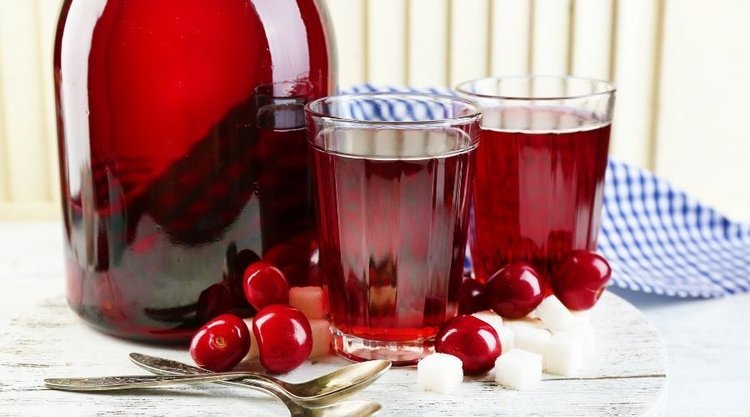 Przepis na domowy kompot z wiśni na zimę