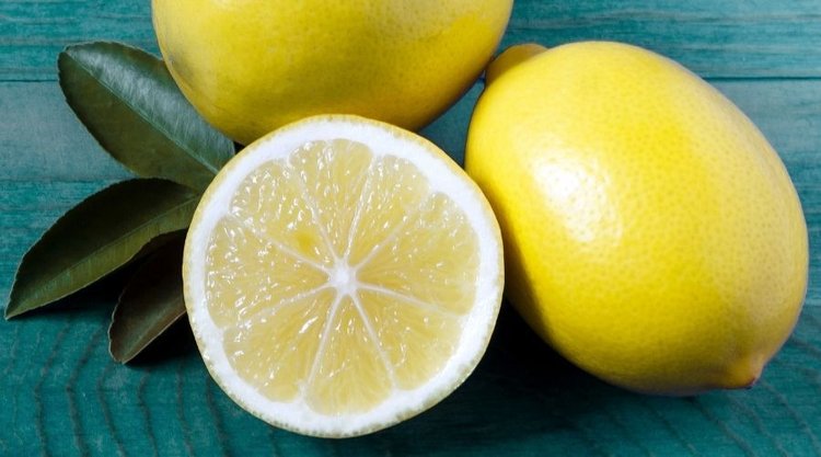 Jak przechowywać cytrynę, by nie straciła koloru i nie spleśniała?