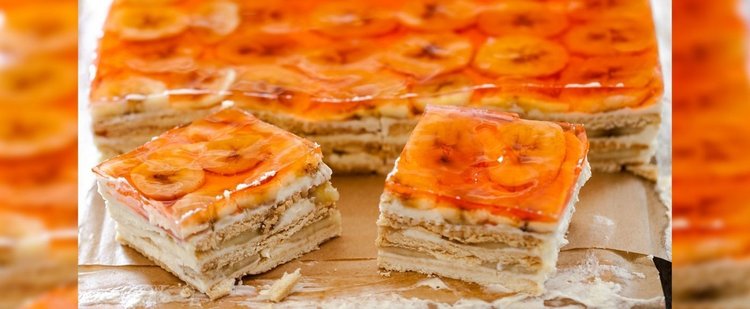 Przepis na puszysty sernik bananowy bez pieczenia