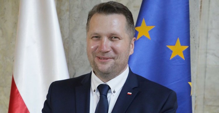 Ministerstwo edukacji planuje odciążyć uczniów. Rozważa zmniejszenie ilości zajęć