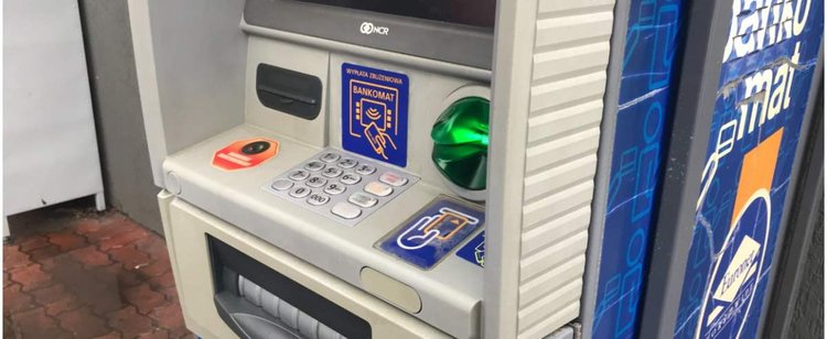 Przerwy techniczne w czterech bankach. Gotówka może być niezbędna