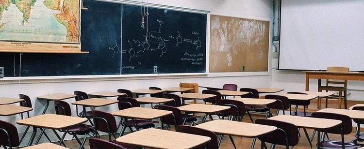 Naukowcy ostrzegają przed powrotem do szkół. Koronawirusa będzie roznosić ponad 100 tys. nauczycieli