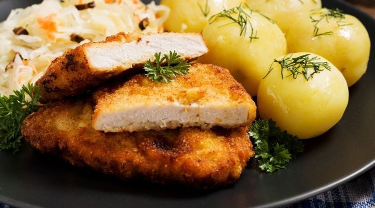 Kruche i delikatne kotlety schabowe marynowane w jogurcie