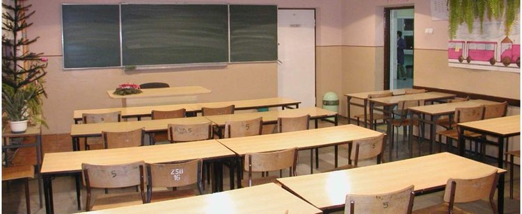 Szef ZNP: Szkoły potrzebują 4 mln sztuk maseczek na każdy dzień. Kto za to zapłaci?