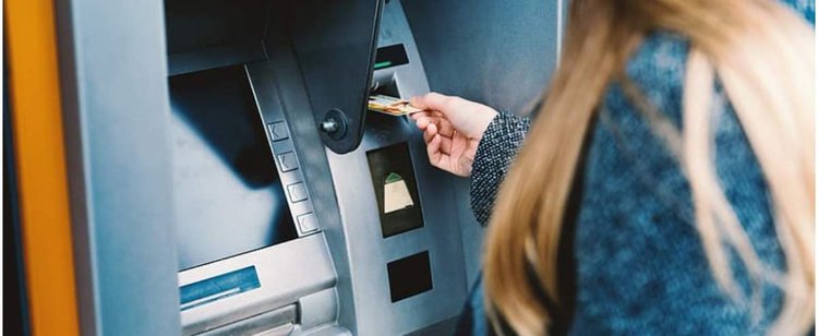 Możesz się nieźle zaskoczyć podczas wypłaty pieniędzy z bankomatu. Zmiany już weszły w życie