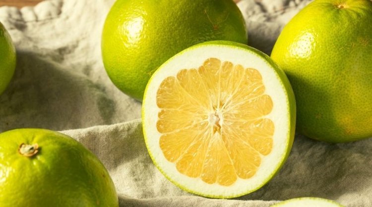 W jaki sposób wykorzystać w kuchni pomelo?