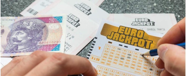 Polak wygrał blisko 97 mln zł w Eurojackpot. Niemal 10 mln zabierze państwo