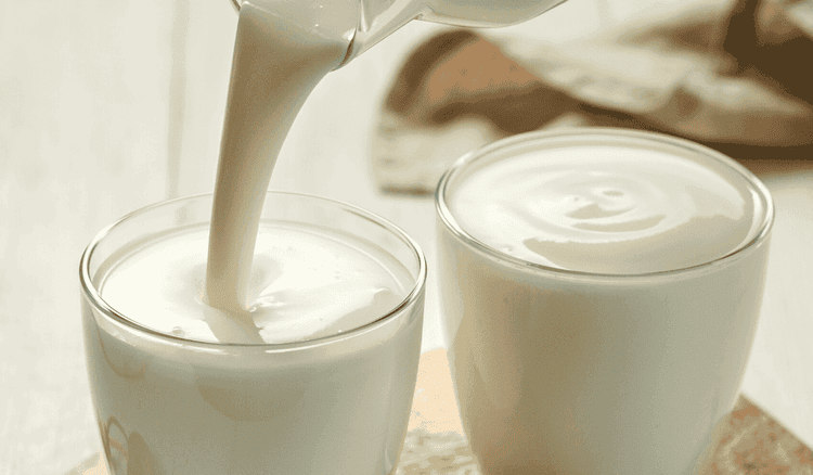 Jak zrobić domowy jogurt? Banalny sposób ucieszy wielbicieli mlecznego produktu. Nie będą przepłacać