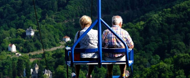 Kiedy najlepiej przejść na emeryturę? Jeden termin da ci podwójne świadczenie