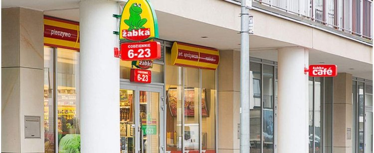 Żabka wchodzi na nowy front sprzedaży. Sieciówka deklaruje usługę w mniej niż 60 minut