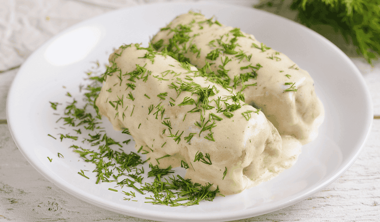 Żaden sos. Gołąbki pieczone w tradycyjnej polskiej zupie smakują najlepiej