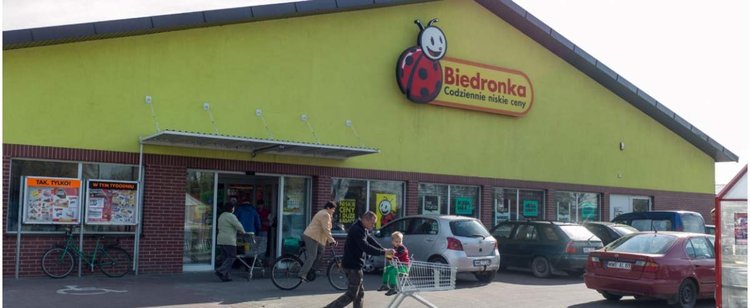 Biedronka zmienia godziny otwarcia. Niektóre sklepy będą działać znacznie dłużej