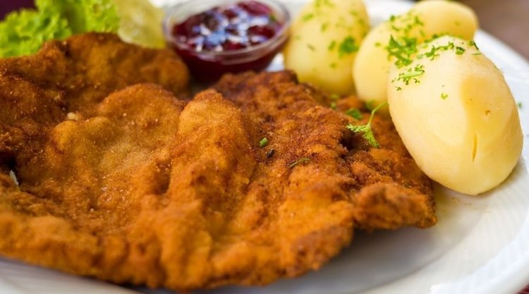 Wyjątkowo soczyste kotlety schabowe marynowane w musztardzie i majonezie. Nie ma smaczniejszych