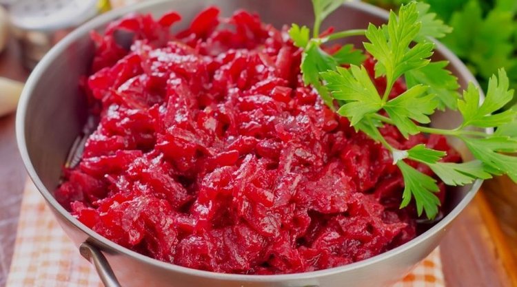 Lekko pikantne buraczki zasmażane z dodatkiem chrzanu