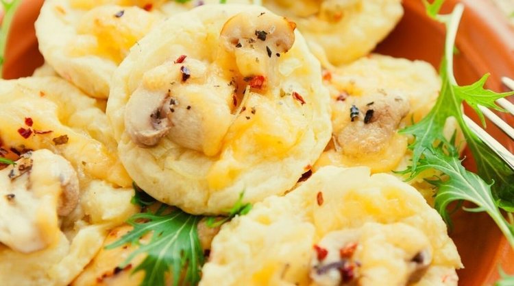 Placki ziemniaczane a’la pizza. Prosty sposób na pyszną przekąskę