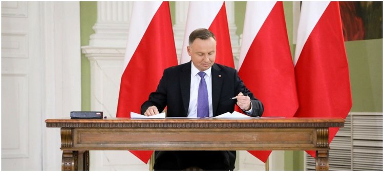 Gotówka obowiązkiem w sklepach. Projekt ustawy złożony przez prezydenta