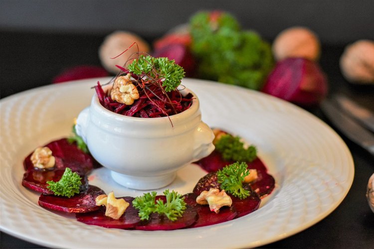 Carpaccio z pieczonych buraczków – włoska kuchnia na zdrowo