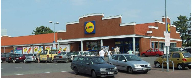 Maseczki rozdają za darmo na zakupach. Lidl rusza z wielką akcją