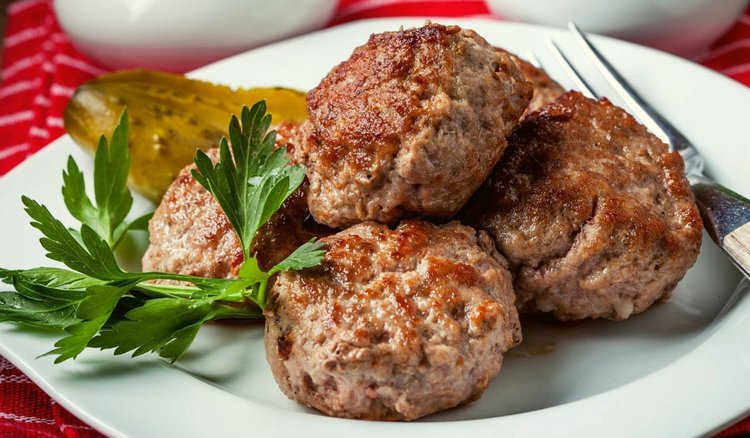 Kotlety mielone z musztardą i pietruszką. Bosko soczyste i aromatyczne