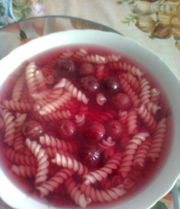Wyborny przepis na cudowną zupę wiśniową