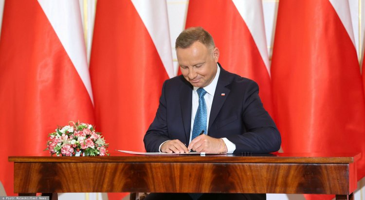Samorządy będą sprzedawać węgiel. Prezydent podpisał ustawę
