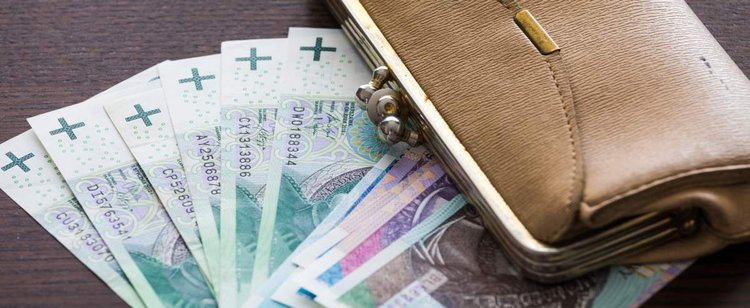 Już pewne, wiadomo ile wyniesie czternasta emerytura. Potwierdził sam minister