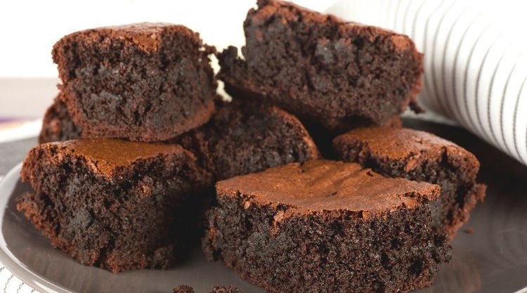 Jak zrobić soczyste ciasto czekoladowe Brownie? Mamy najlepszy przepis