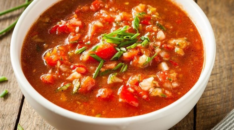Gazpacho z pomidorów malinowych