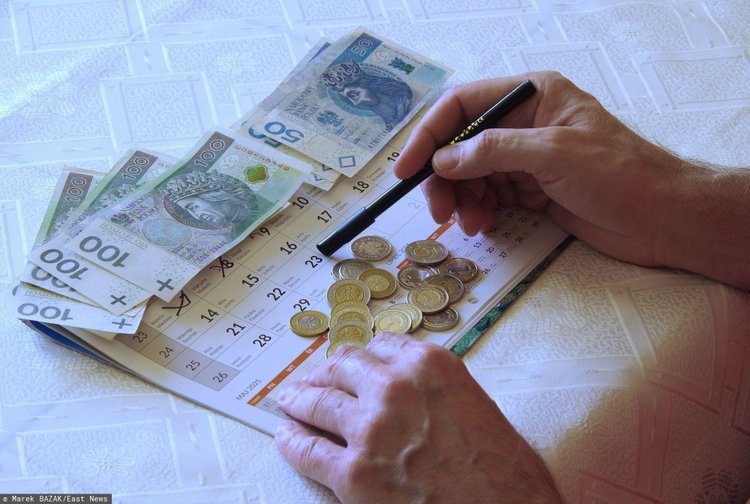 Czternasta emerytura coraz bliżej. Ujawniono kiedy będą wypłaty 