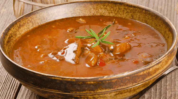 Zupa gulaszowa - przepis krok po kroku