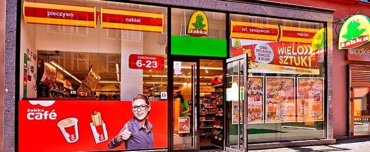 Żabka ma pomysł na wczoraj wprowadzony zakaz sprzedaży niektórych produktów. Wiele osób może się zdziwić