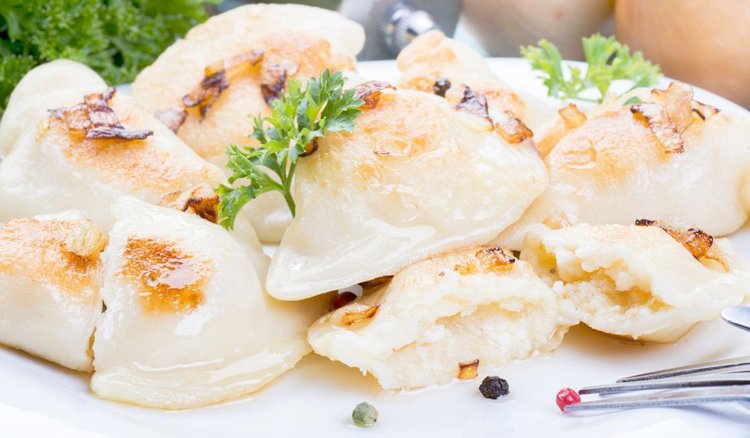 Dodajesz do pierogów ruskich ziemniaki i twaróg? Postaw na jeszcze 1 składnik. Nie pożałujesz
