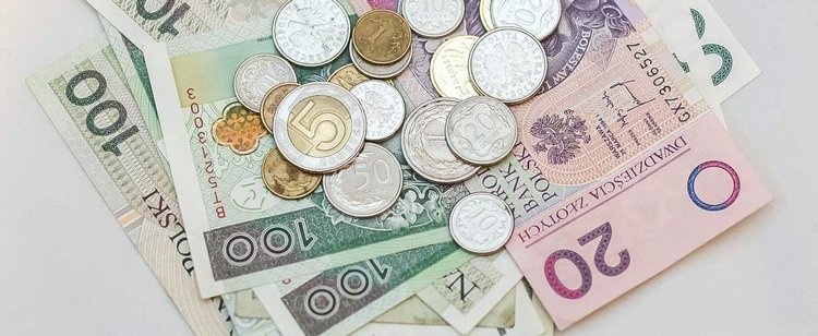 Ile idzie przelew bankowy i od czego to zależy?