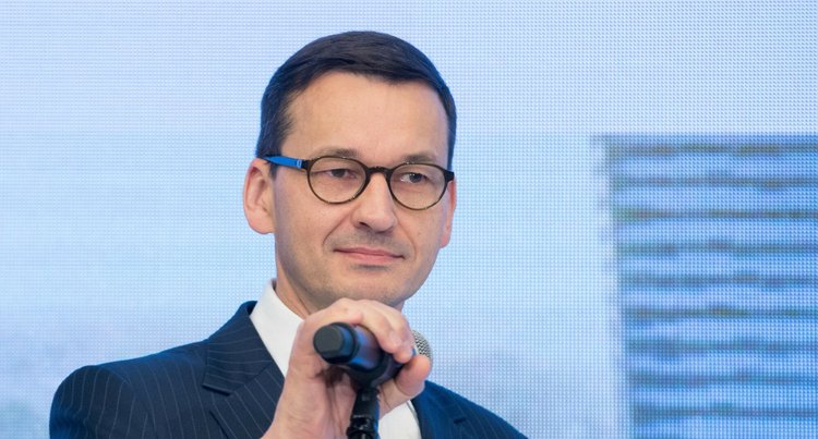 Oskładkowanie umów zleceń. Zmiany wpłyną na wysokość pensji Polaków
