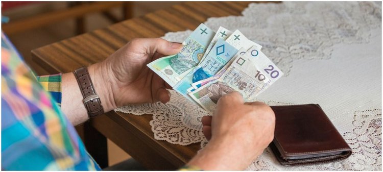 Aktywni Plus z milionami złotych w budżecie. Resort przygotował dla seniorów specjalny program