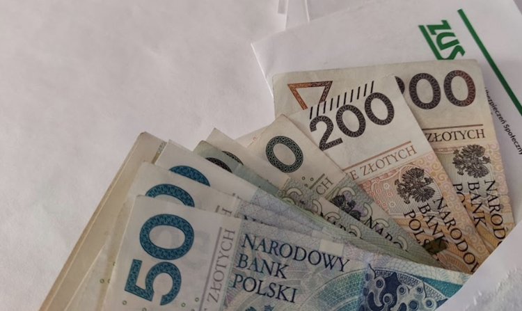 Radość emerytów była krótka. Idzie kolejny podatek